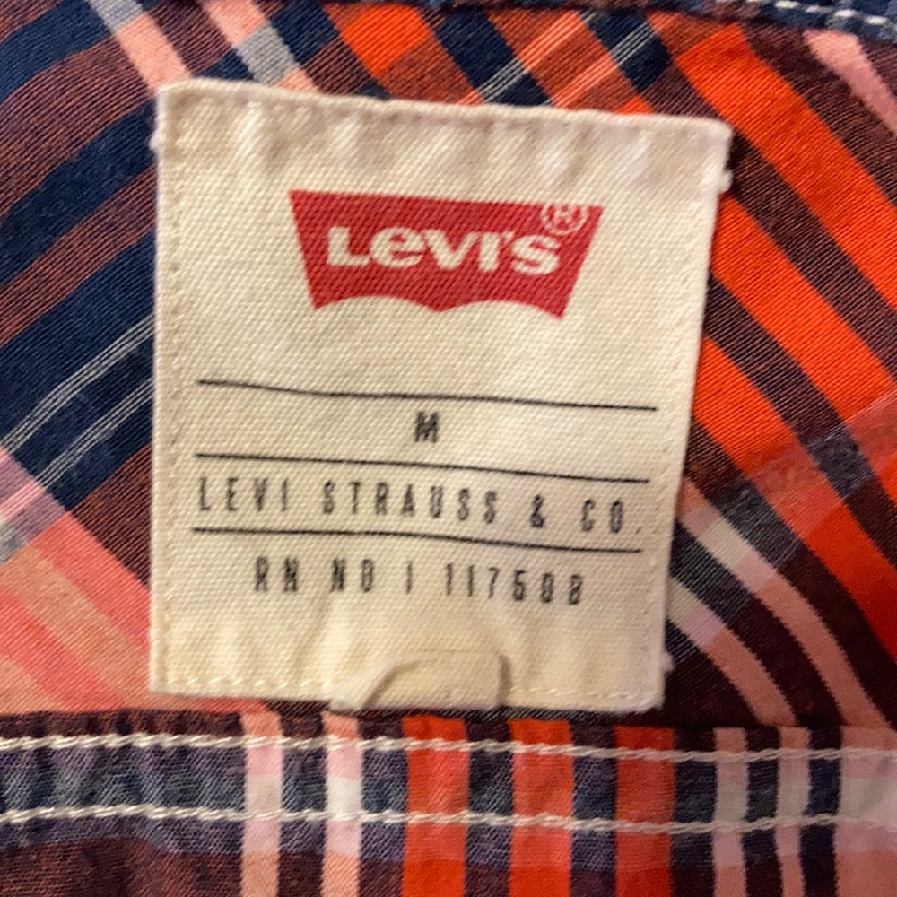 Levi’s button down shirt size M - Picture 5 of 8